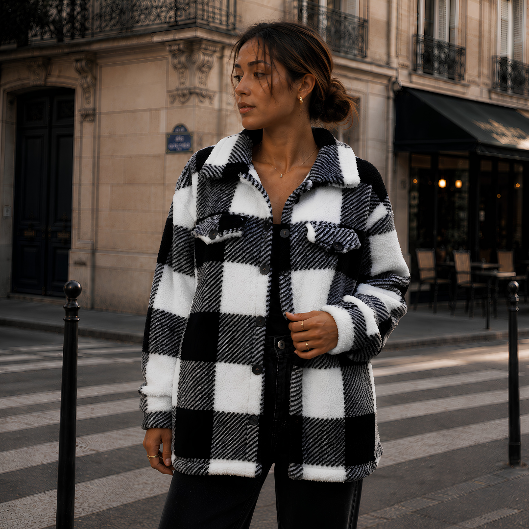 Veste femme à carreaux noir et blanc avec col chemise et fermeture boutonnée