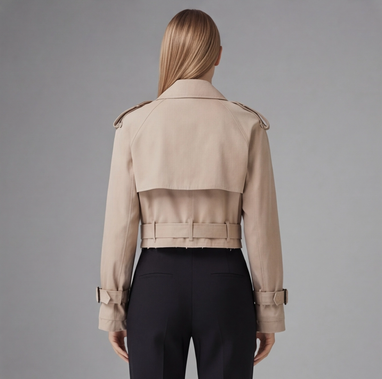 Vue de dos du trench court femme beige