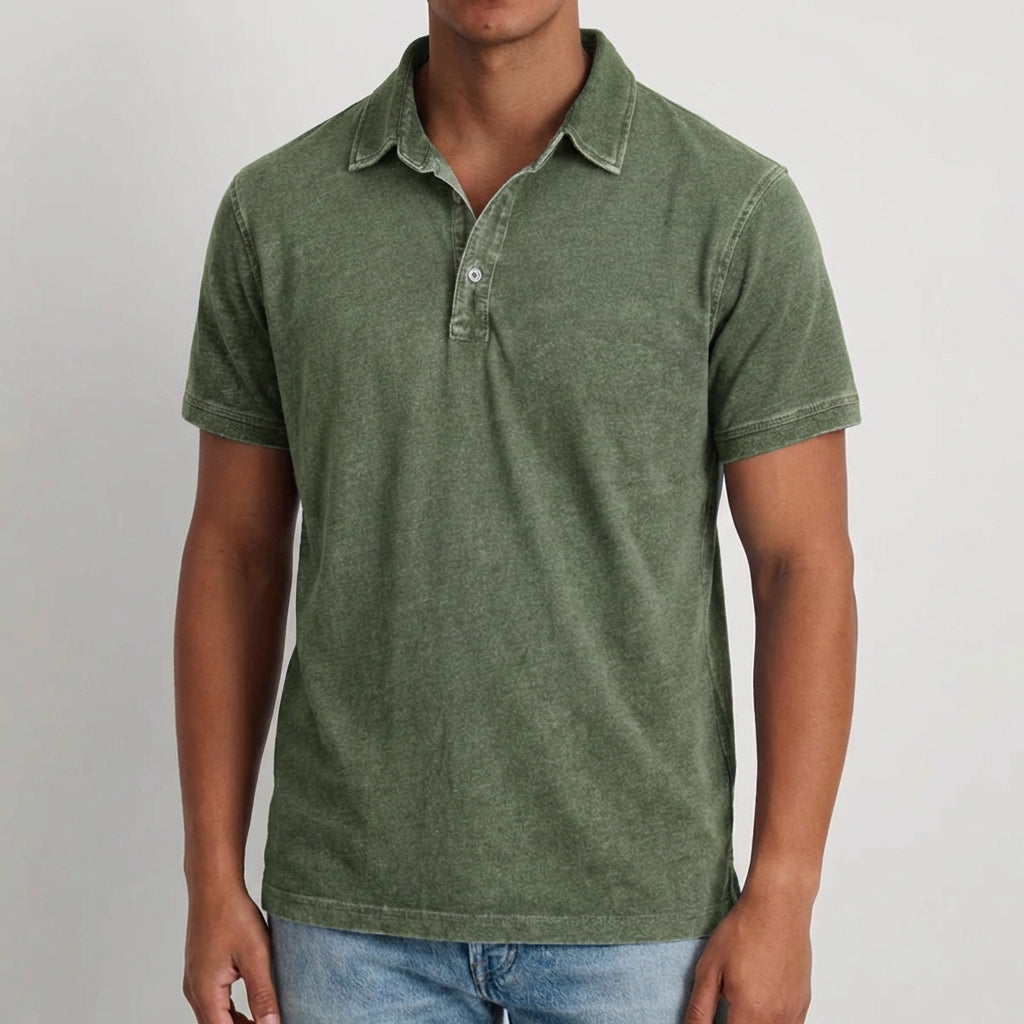 Polo homme vert olive à manches courtes avec col boutonné et poche poitrine, coupe décontractée