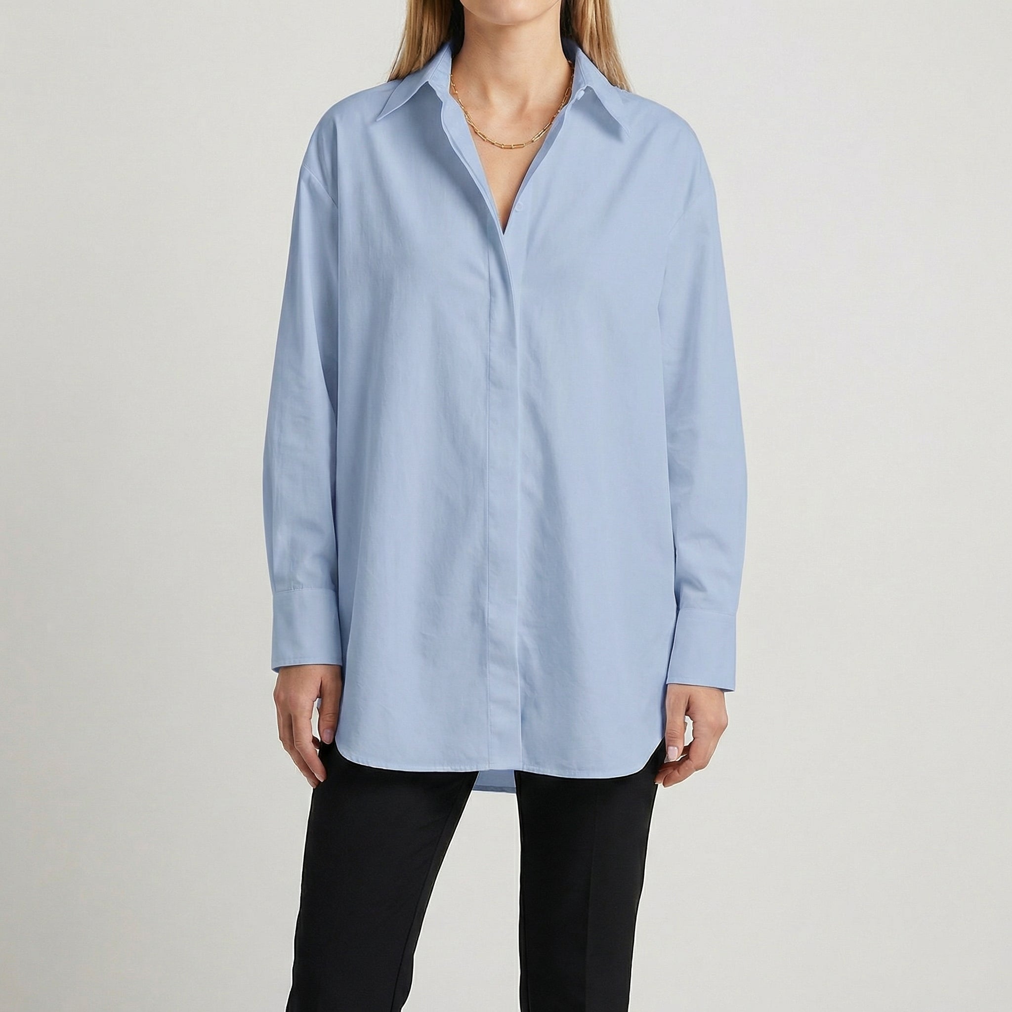 Chemise oversize bleu ciel pour femme, coupe longue, col classique, manches longues avec poignets boutonnés
