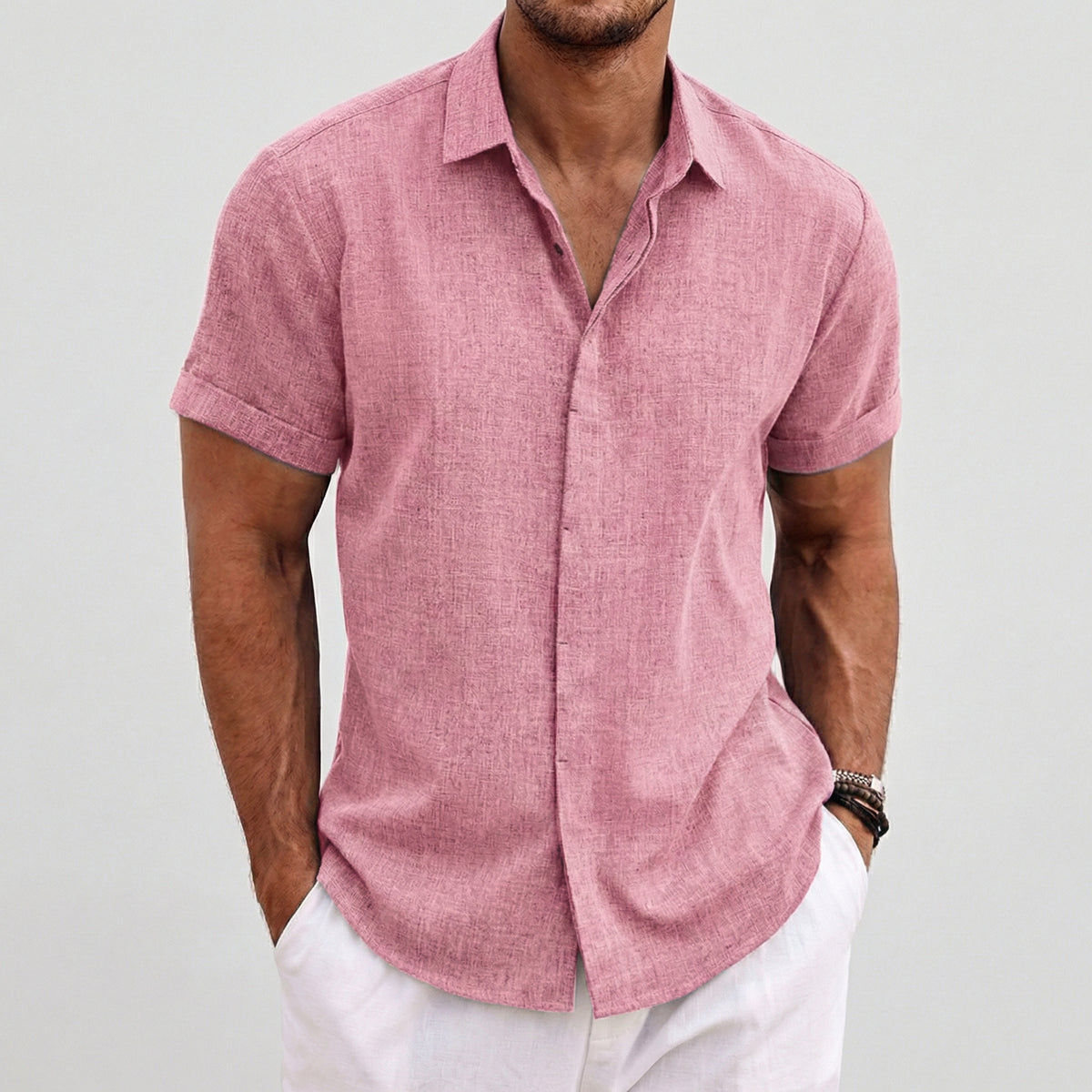 Chemise homme rose à manches courtes en lin avec col cubain et poche poitrine, coupe décontractée