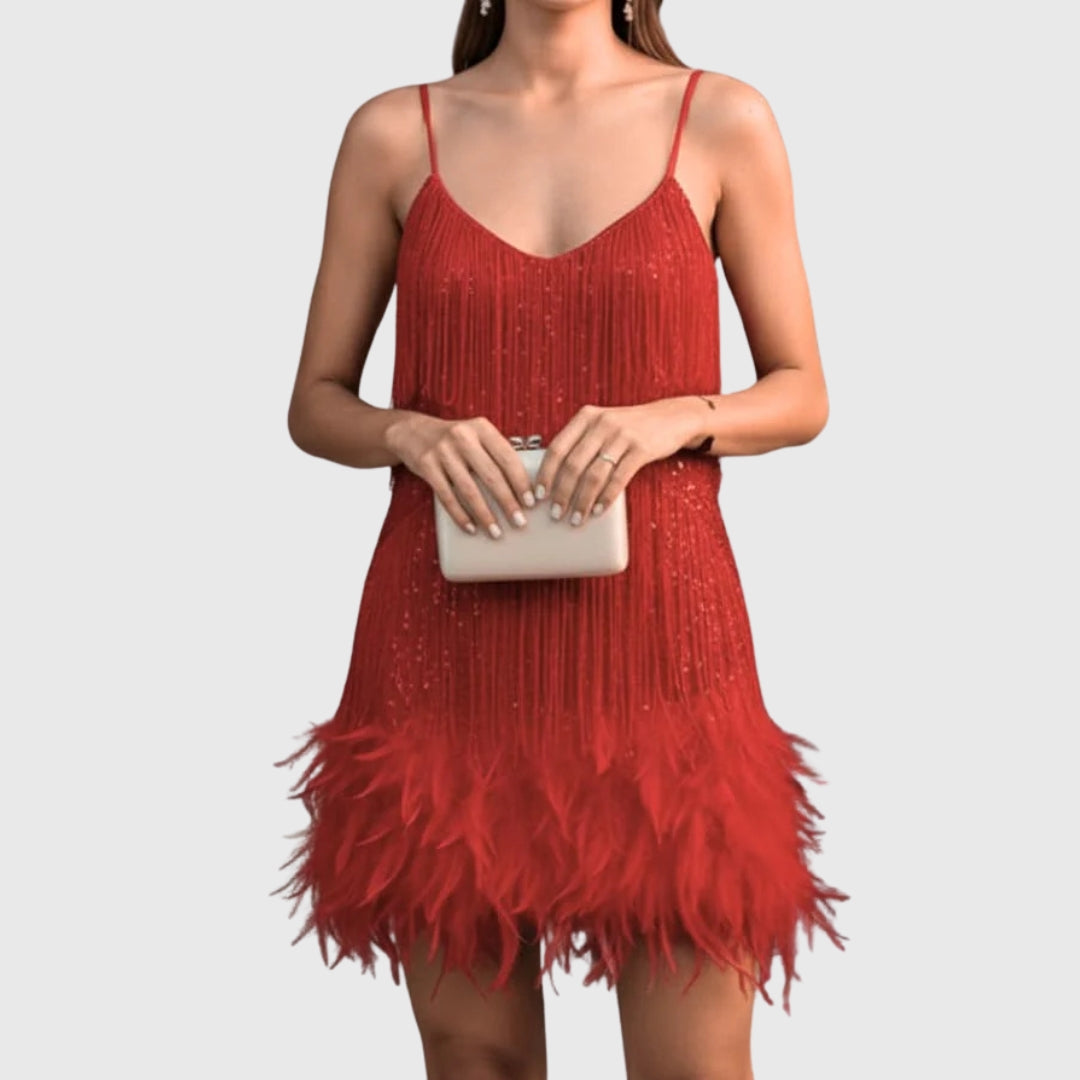 Robe mini sequins rouge avec bordure en plumes, vue de face
