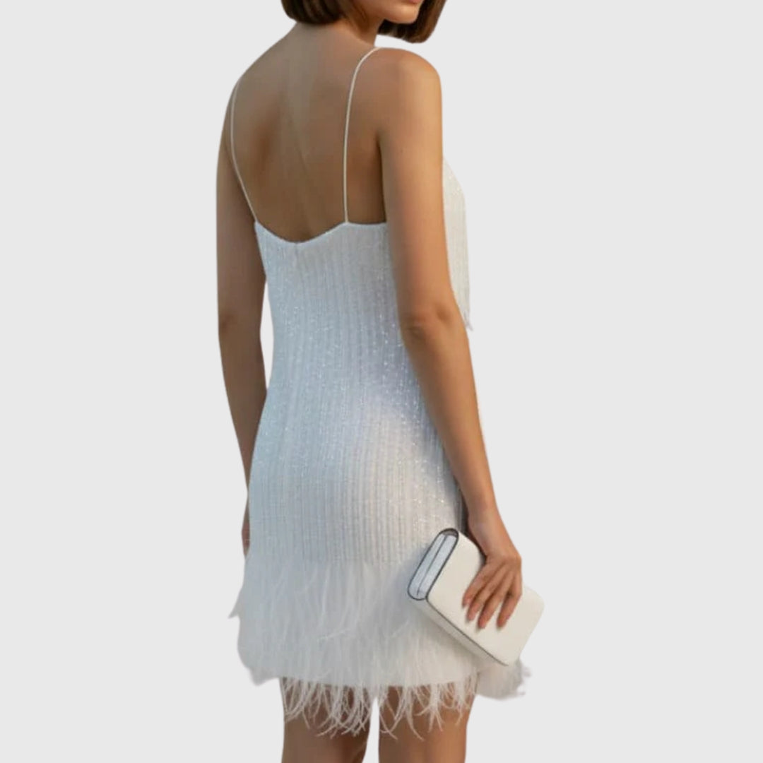 Robe mini sequins blanc argenté à bretelles fines, vue de trois quarts