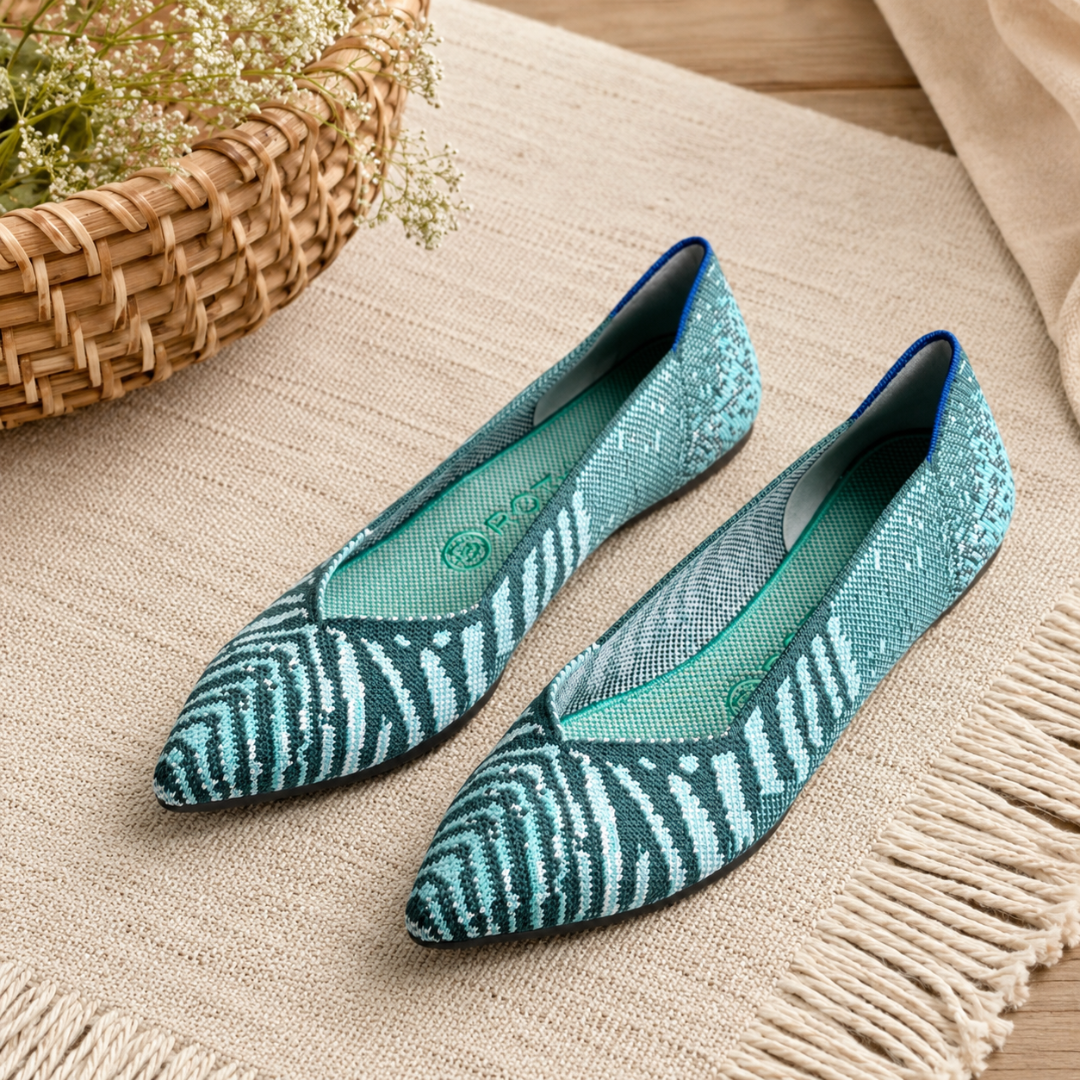 Ballerines bleu canard à imprimé zébré dégradé, bout pointu et liseré bleu vif