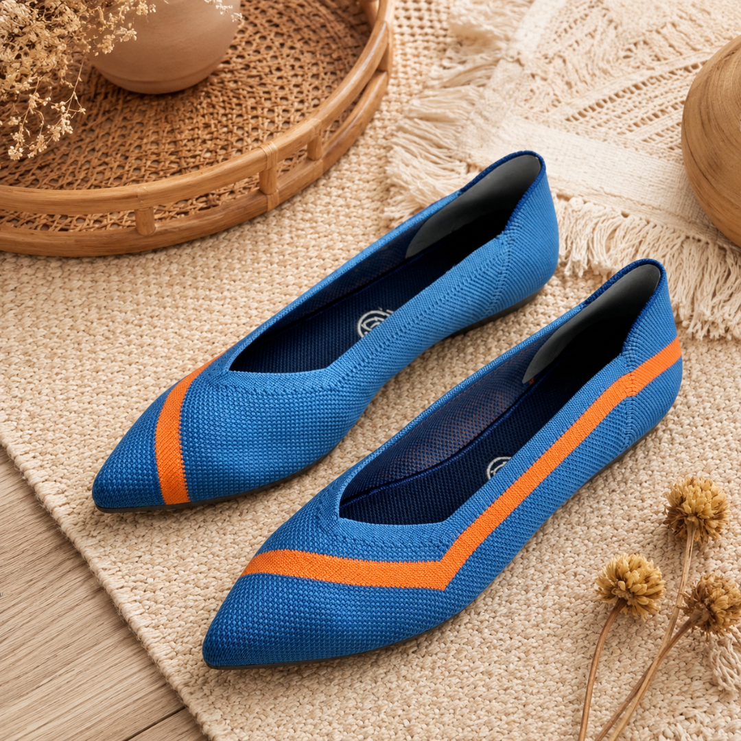 Ballerines bleu roi à bande orange en chevron sur l'avant, bout pointu et semelle fine