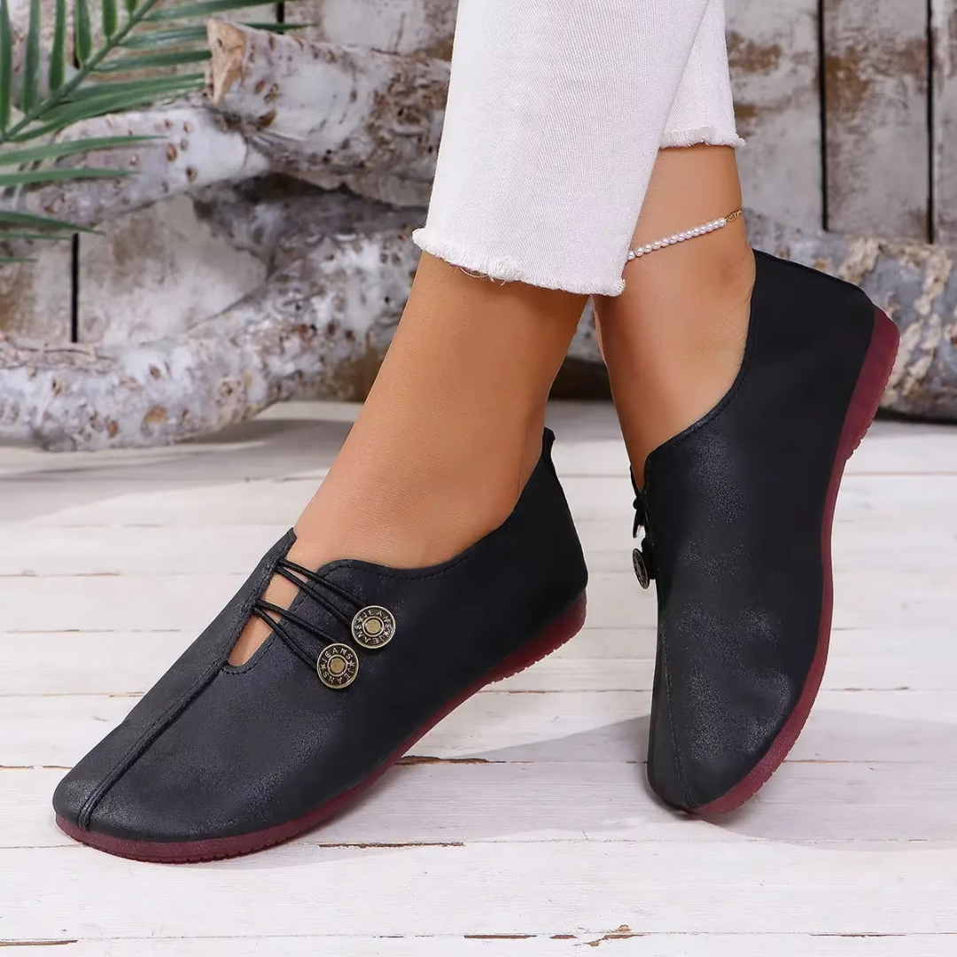 Ballerines Olivia noires, vue de profil sur fond blanc