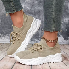Baskets femme beiges en maille avec lacets ton sur ton et semelle plateforme blanche