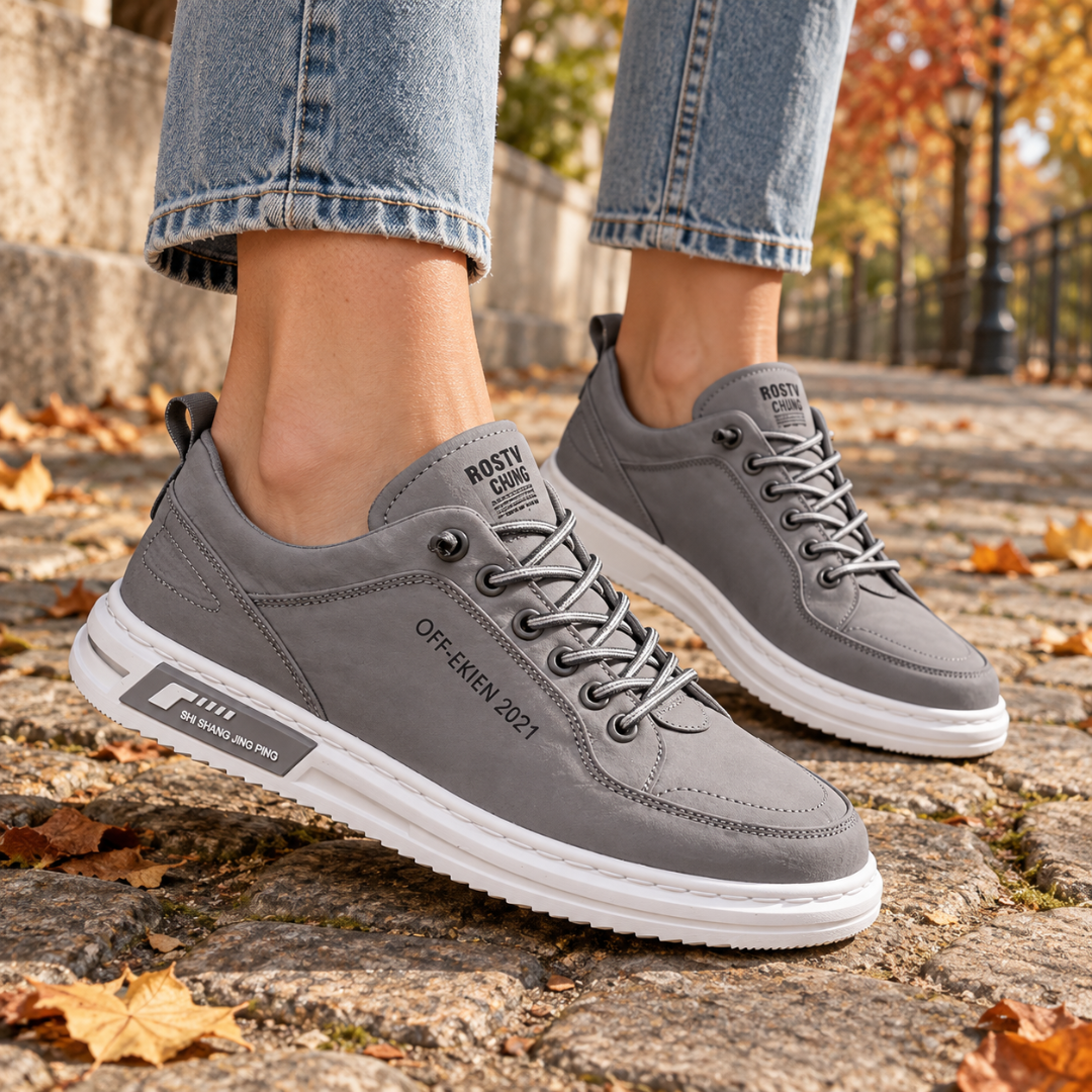 Baskets femme grises à lacets ton sur ton et semelle blanche crantée contrastante
