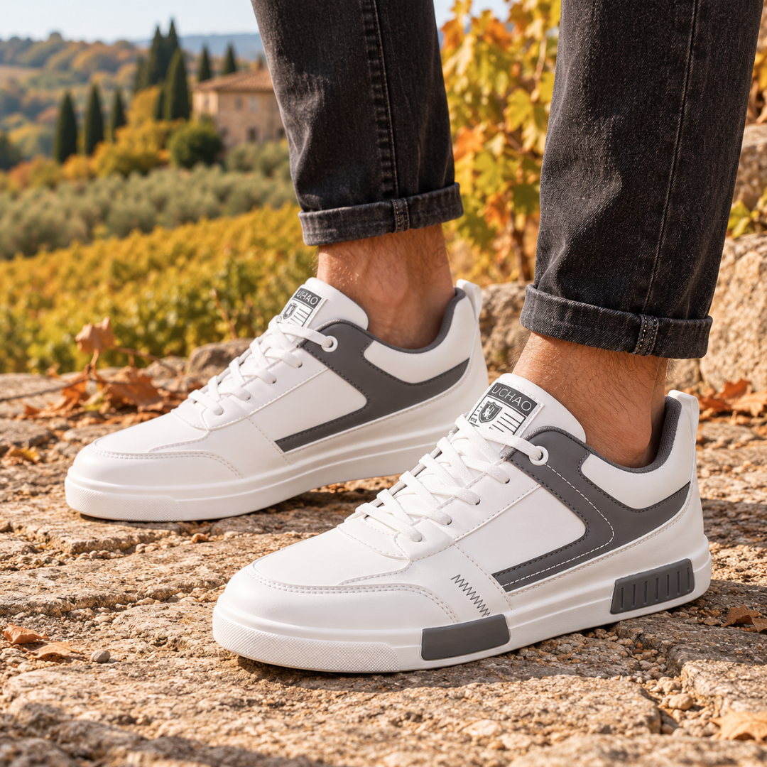 Baskets homme grises et blanches à lacets avec bandes contrastées et bout rond