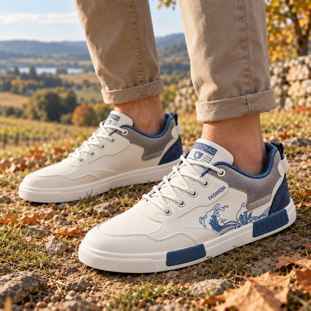 Baskets homme blanches à lacets, languette logo et empiècements color block bleus