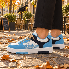 Baskets homme bleu clair et blanches, motif de vagues sur le côté extérieur