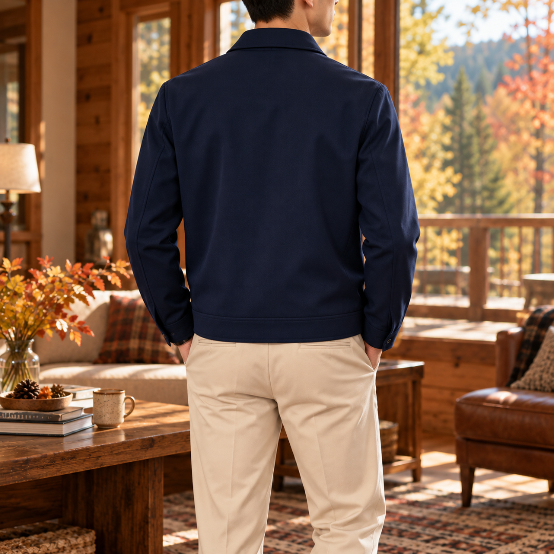 Dos du blouson homme bleu foncé avec bande unie au bas et poignets bordés