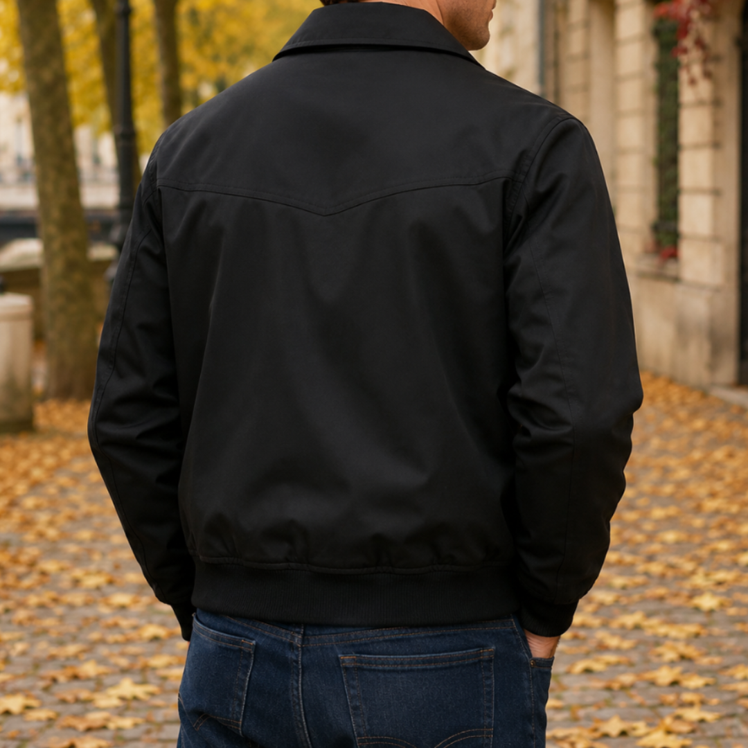 Dos du blouson Harrington noir avec empiècement arrière et bord-côte à la taille