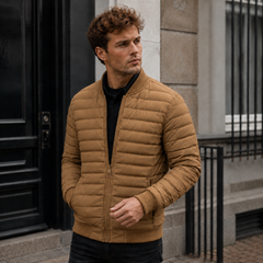 Blouson homme matelassé camel avec fermeture zippée et col montant côtelé