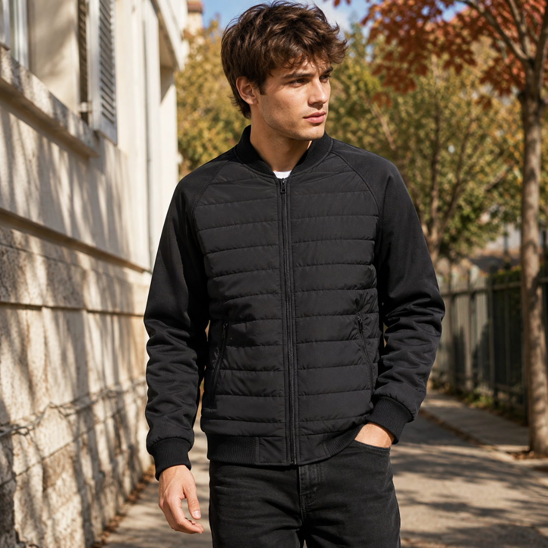 Blouson homme noir matelassé avec fermeture zippée et deux poches zippées sur les côtés