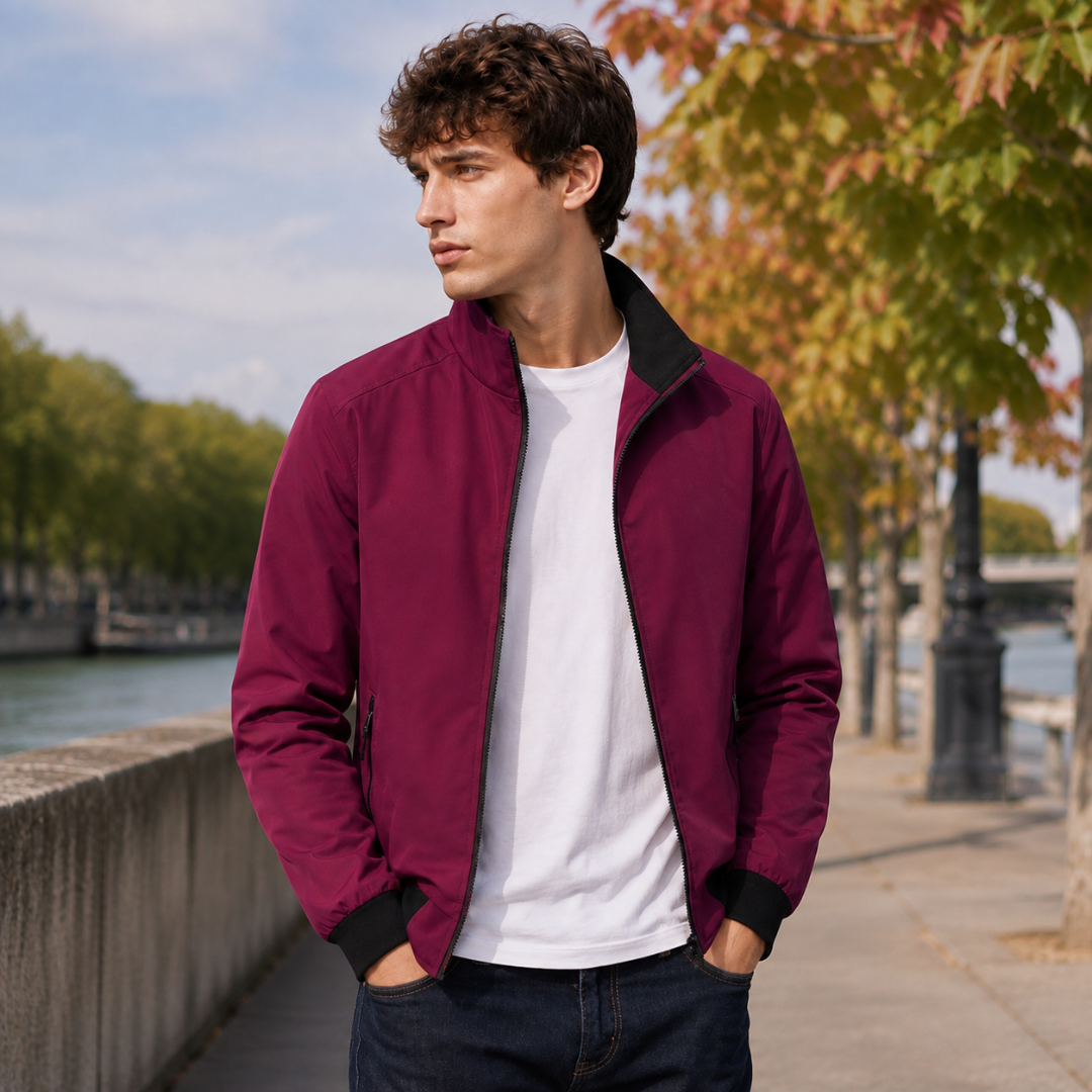 Blouson homme rouge ouvert montrant le col contrasté noir et la fermeture éclair