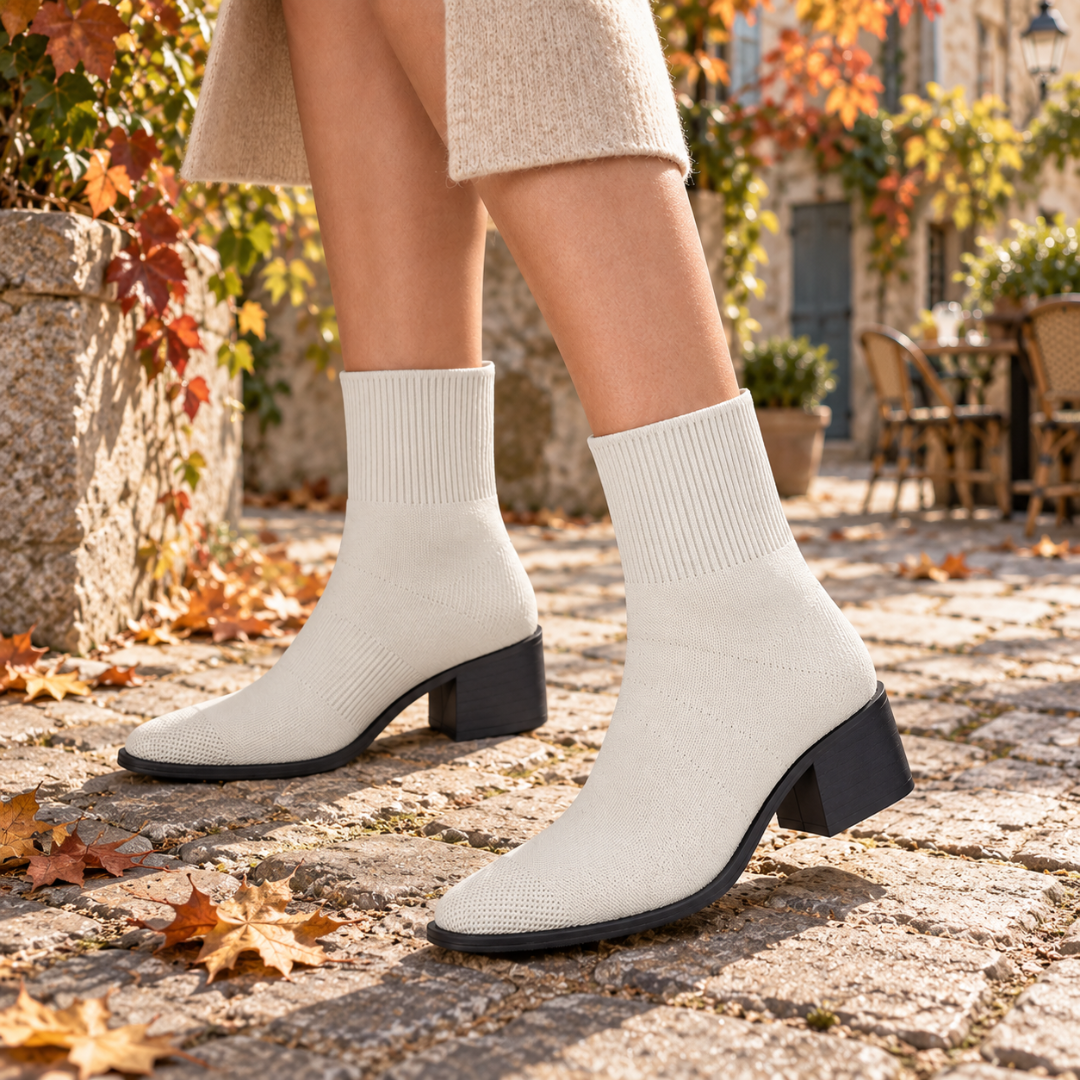 Bottines chaussettes blanches en maille, col côtelé et talon bloc contrastant