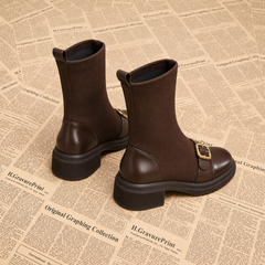 Vue arrière des bottines marron montrant la patte de tirage et le talon bloc