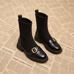 Paire de bottines noires à bout rond, boucle dorée et patte de tirage arrière