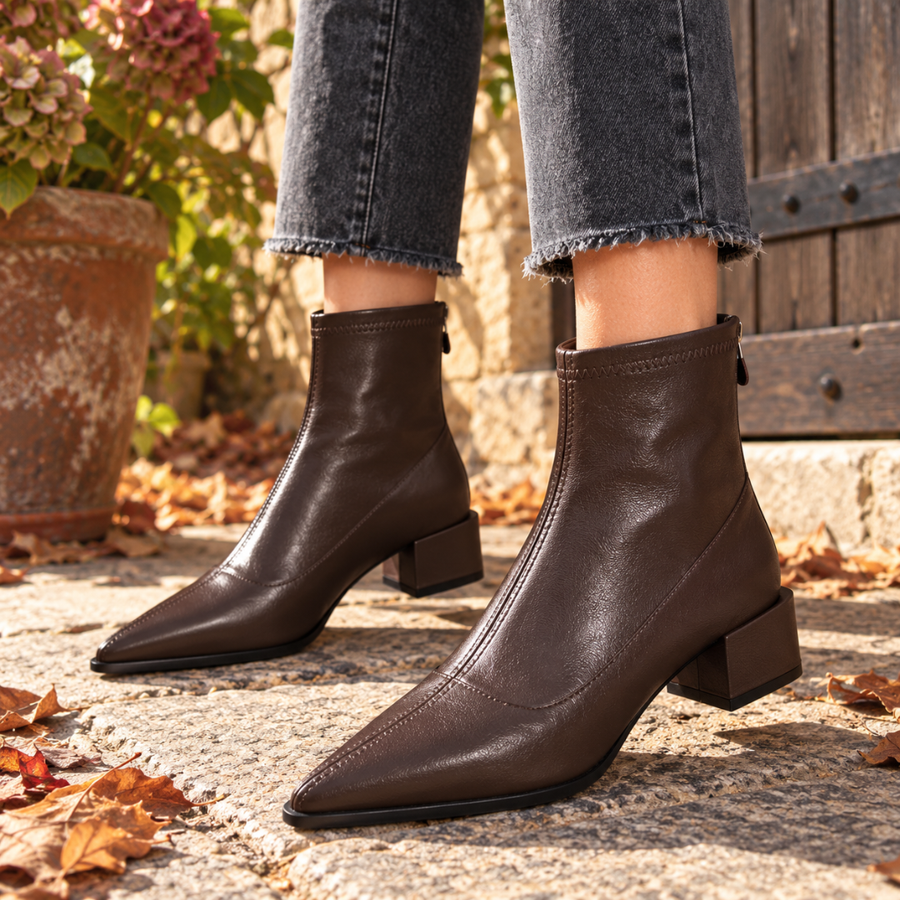 Bottines femme marron, talon carré bas et tige montant à la cheville