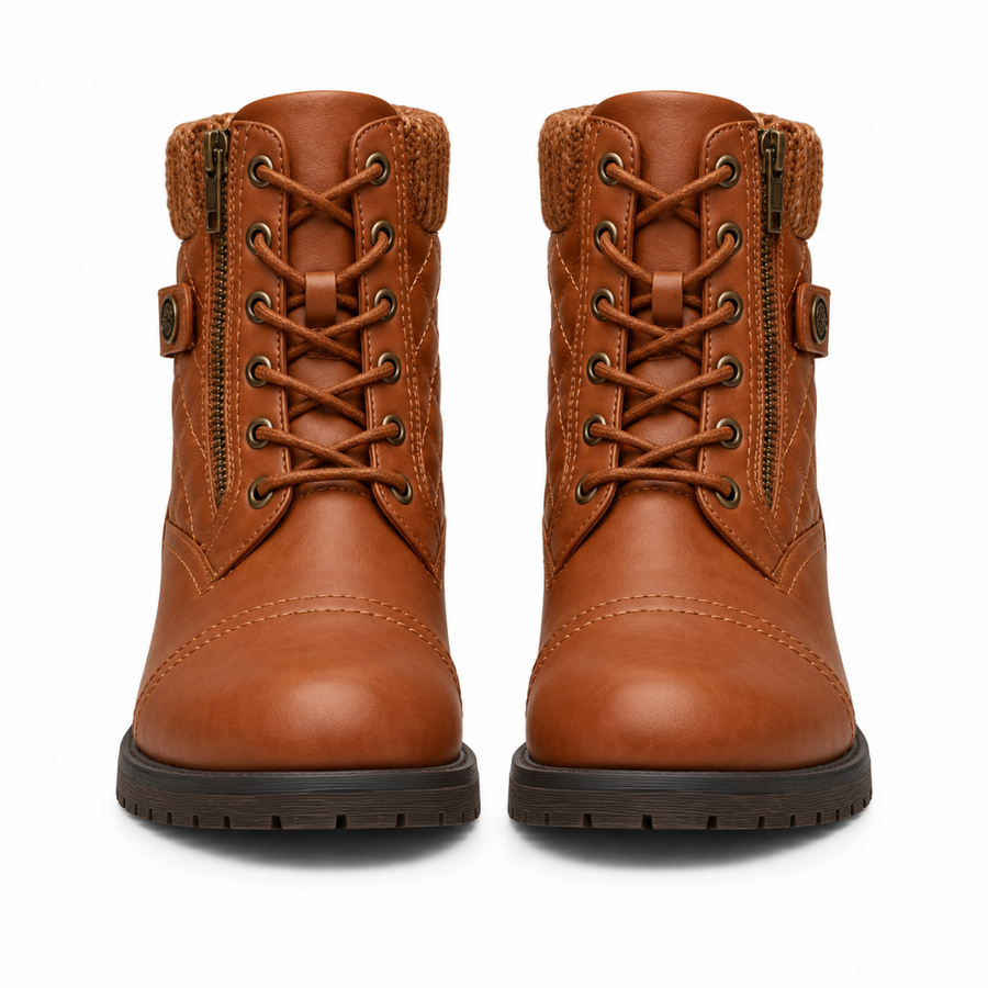 Paire de bottines femme marron vue de face, laçage sur œillets métalliques