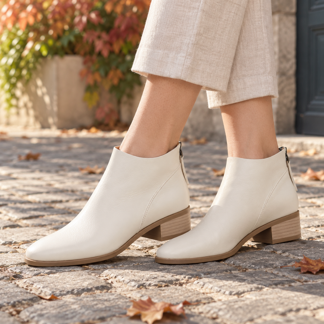Bottines femme crème à talon bloc et fermeture zippée au dos
