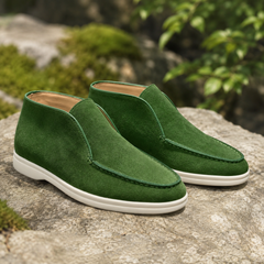 Bottines vertes homme à enfiler, tige montante et semelle blanche contrastante