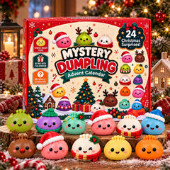 Boîte du calendrier de l'Avent et figurines Squishy posées sur un rondin de bois