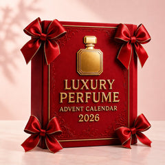 Calendrier de l'Avent parfum façon livre rouge, flacon doré en relief, sur fond rose