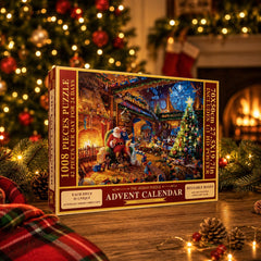 Coffret du calendrier de l'Avent puzzle posé devant une cheminée et un sapin décoré