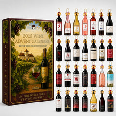 Calendrier de l'Avent vin 2026 présenté avec les 24 ornements bouteilles alignés