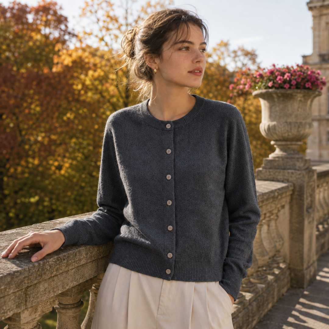Cardigan femme gris foncé à col rond côtelé et boutonnage clair devant