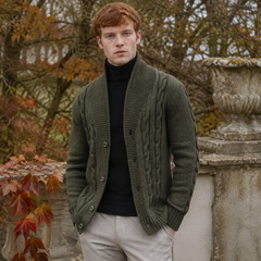 Cardigan homme vert armée en maille torsadée avec large col châle