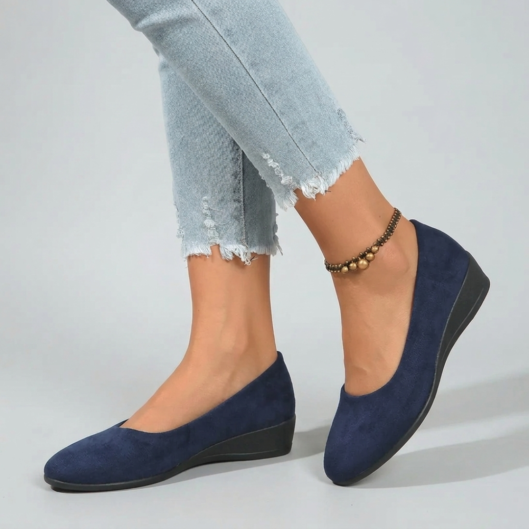 Chaussures compensées bout rond en bleu marine, vue latérale