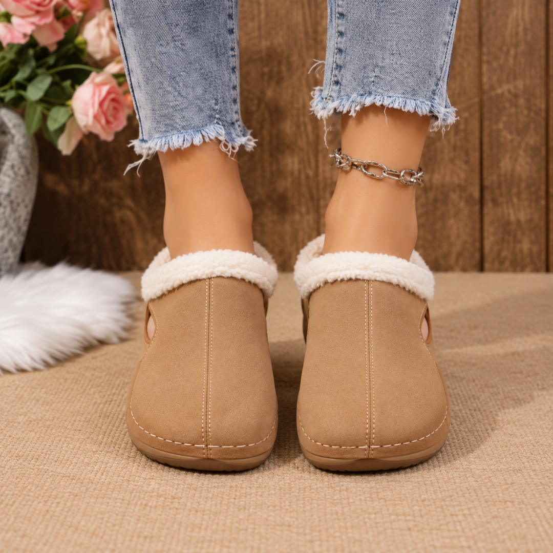 Chaussures femme marron vues de dos, arrière fermé et surpiqûres blanches verticales
