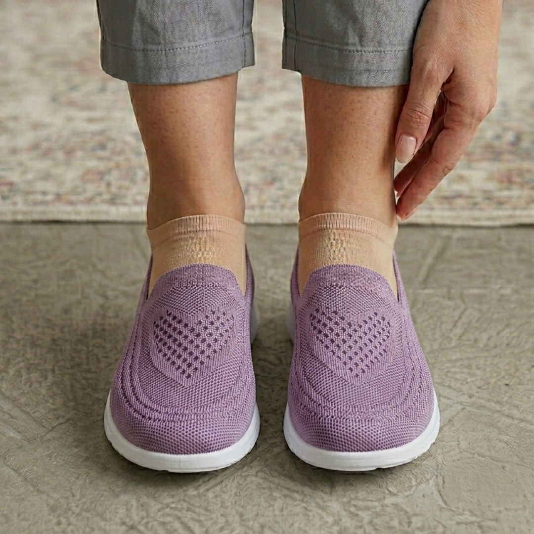 Chaussure slip-on femme lilas claire en tricot léger, vue de côté