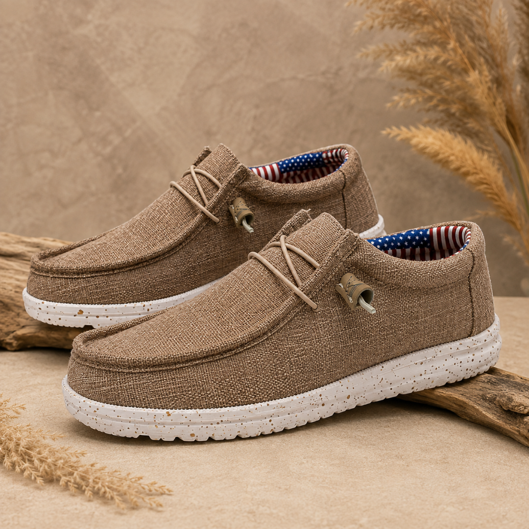 Chaussures homme marron à tige tissée, semelle blanche mouchetée et doublure imprimée