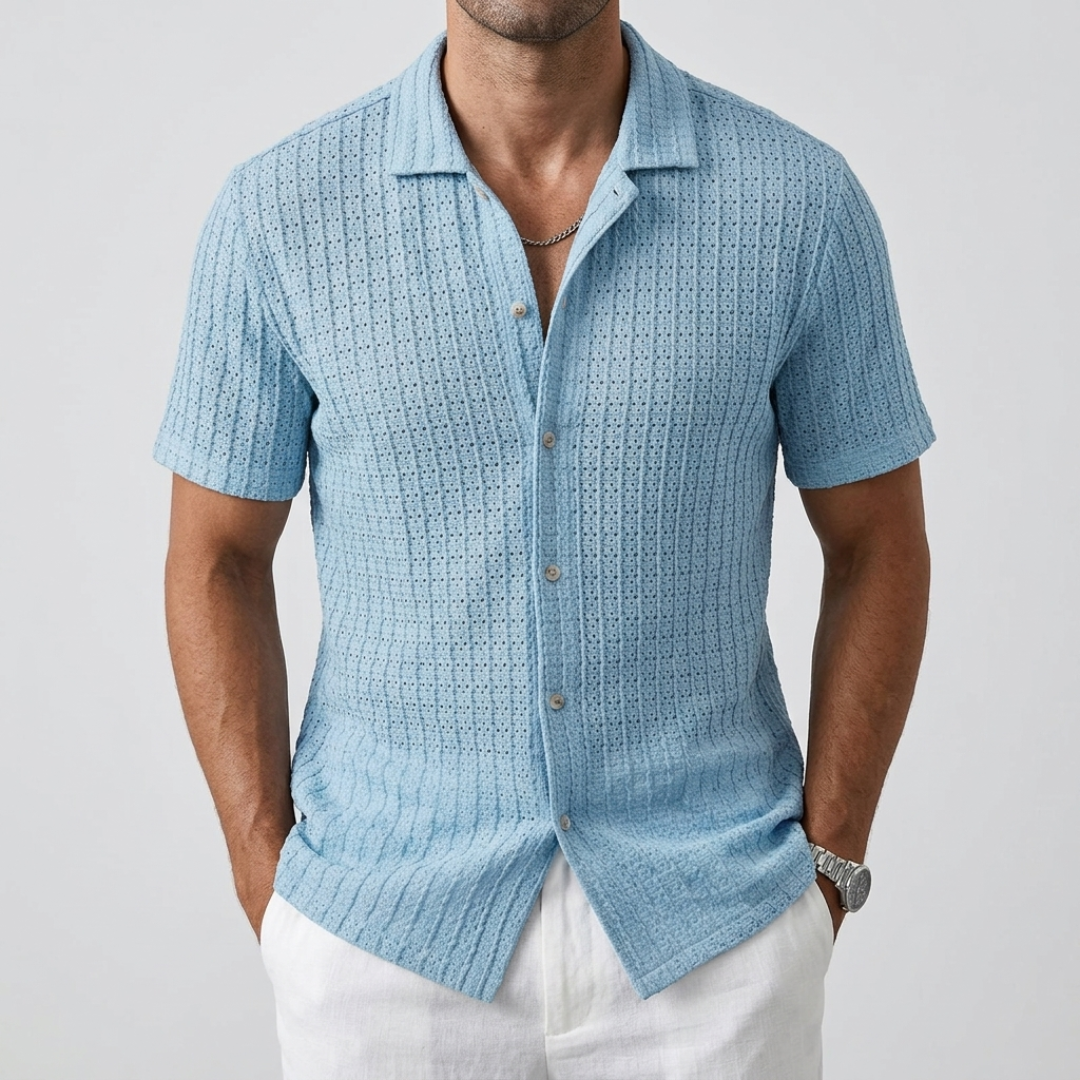 Chemise homme ajourée bleu clair col ouvert vue de face