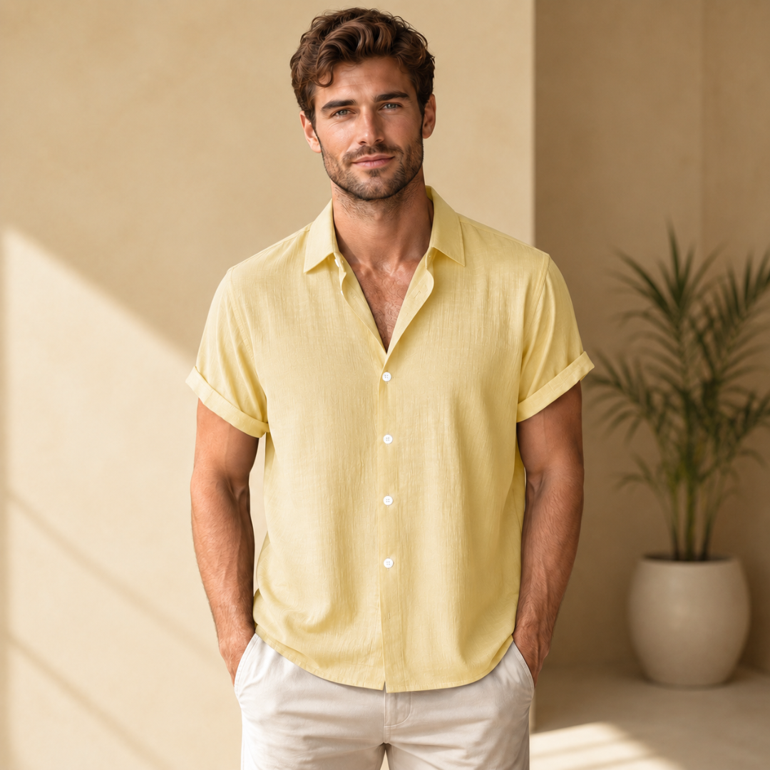 Chemise homme manches courtes jaune clair, style estival casual