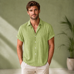 Chemise homme manches courtes verte, fond neutre style été