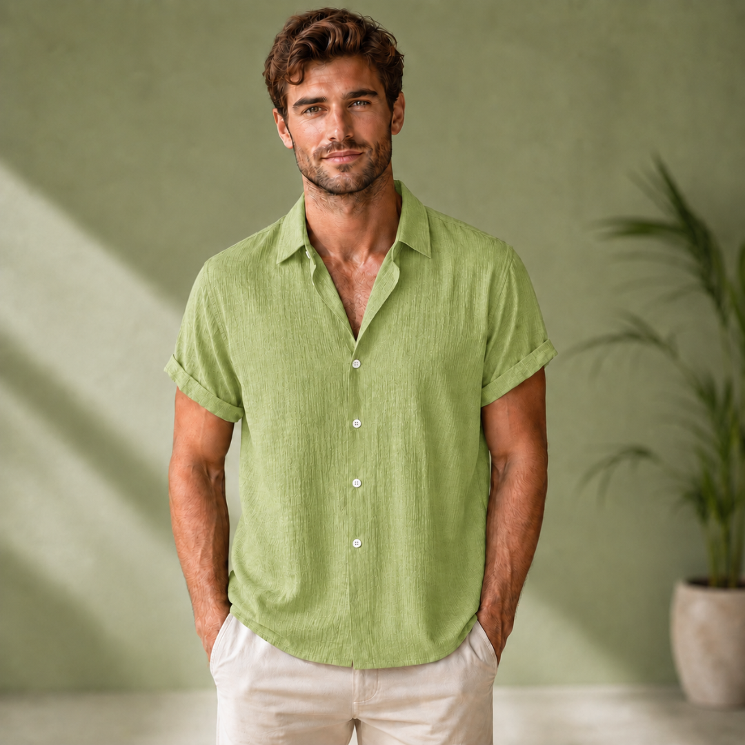 Chemise homme manches courtes verte, fond neutre style été
