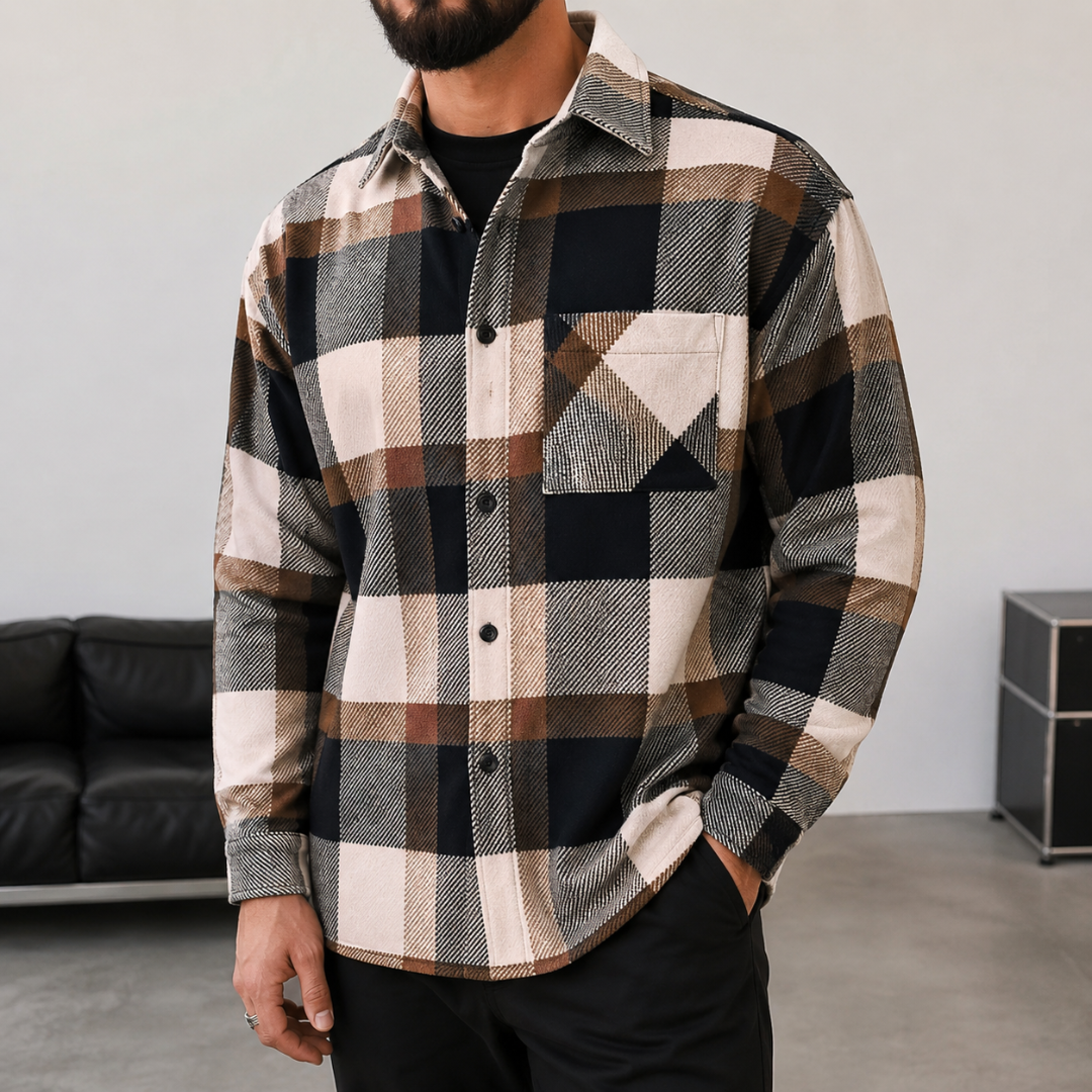 Chemise homme à carreaux marron, noirs et beiges, coupe oversize et col ouvert