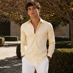 Chemise homme à rayures jaunes et blanches, col classique et boutonnage devant