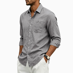 Chemise homme gris clair à boutons blancs, poche poitrine et col pointu