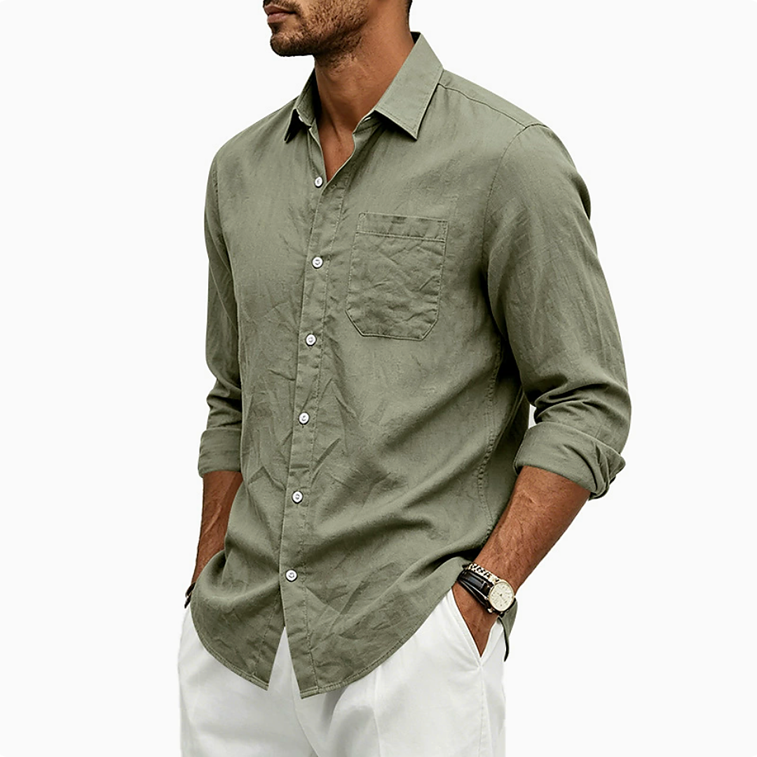 Chemise homme verte à col classique, poche poitrine et manches retroussées