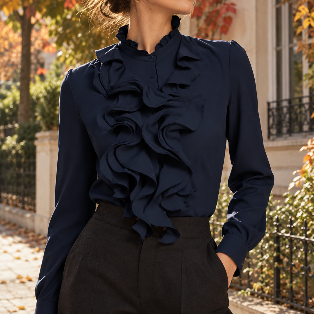 Chemisier femme bleu marine à jabot volanté et patte de boutons centrale