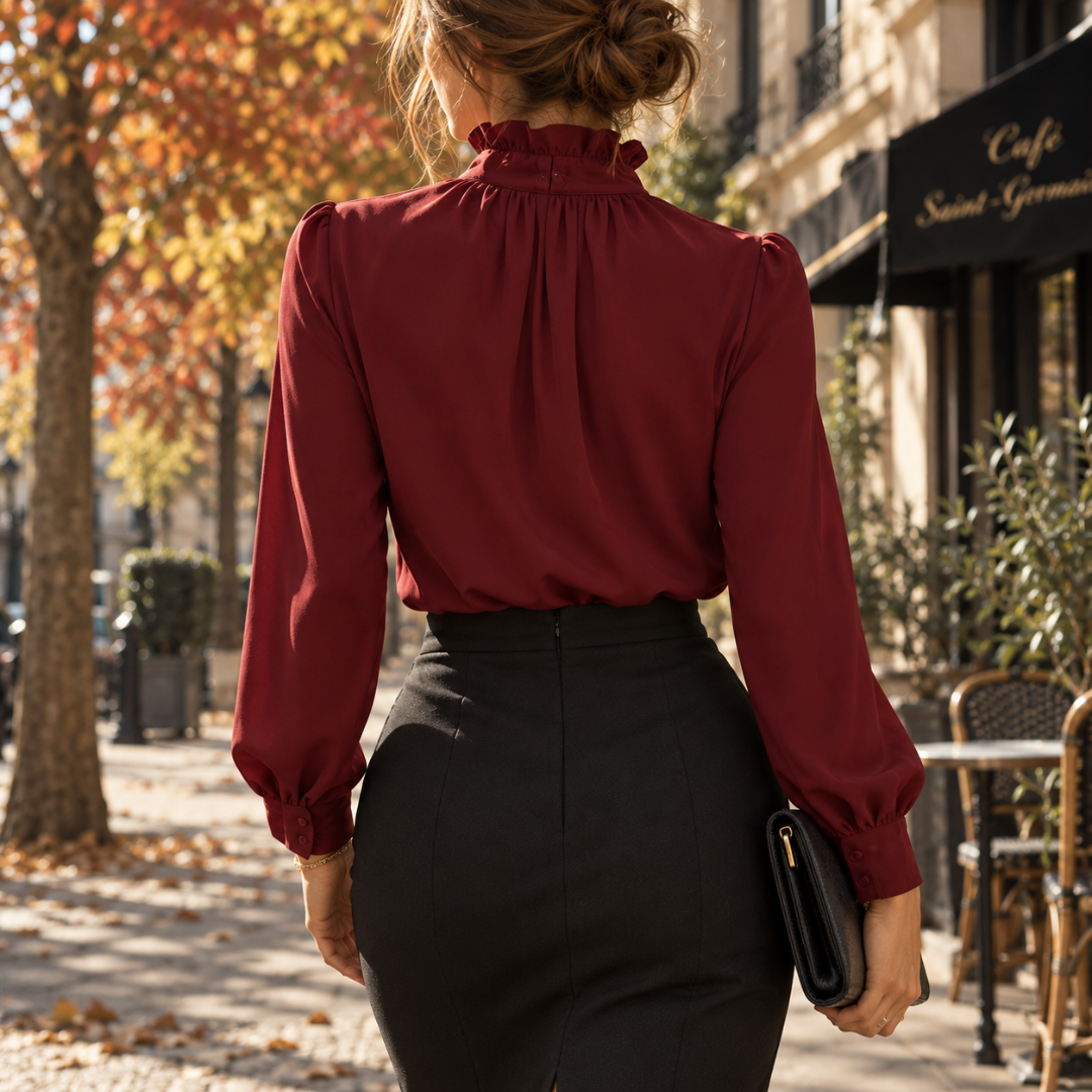 Dos du chemisier femme bordeaux avec col montant et poignets boutonnés