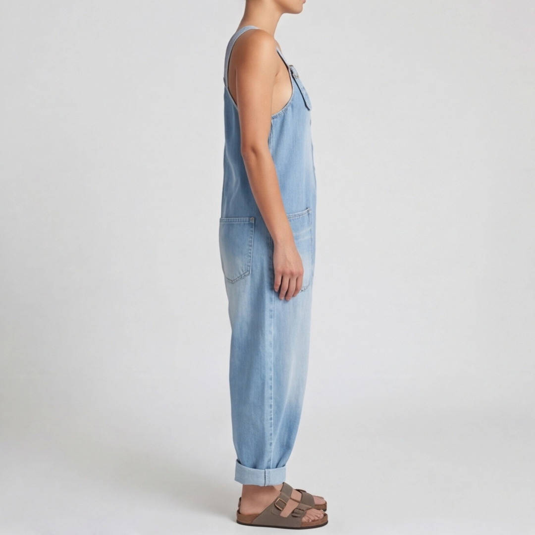 Combinaison denim bleu clair détail poches et bretelles réglables