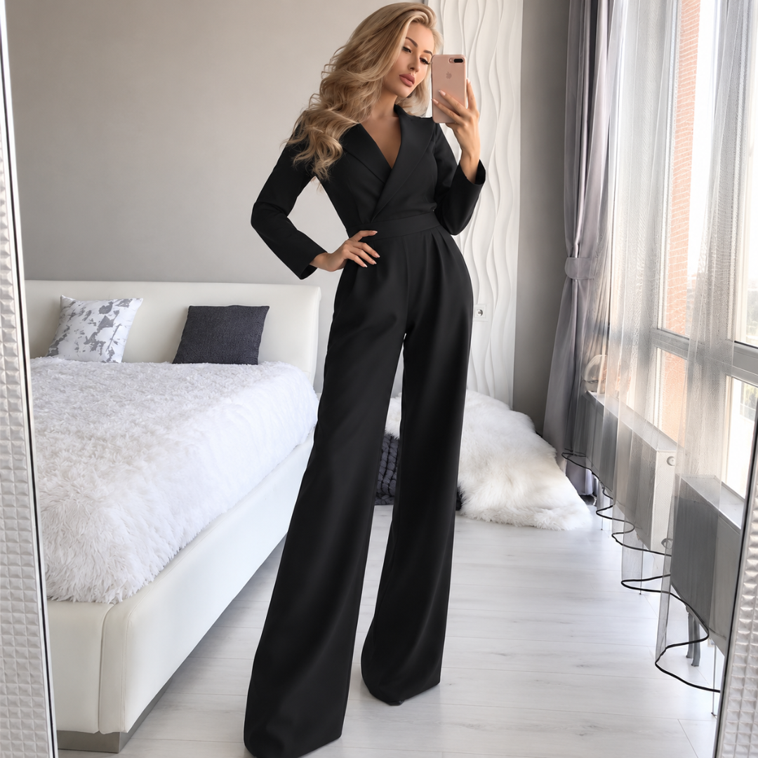 Combinaison femme noire à jambe large, col croisé élégant et manches longues