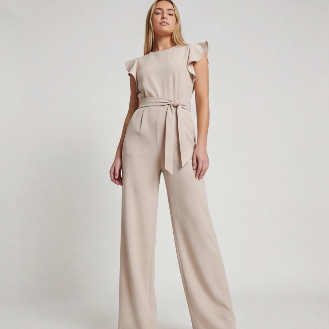 Combinaison beige fluide, vue latérale silhouette complète